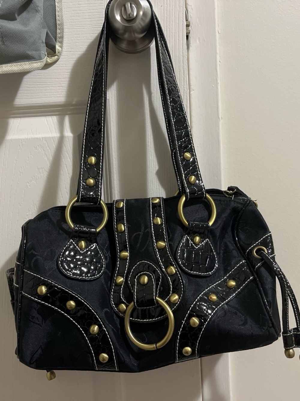 Black shoulder bag